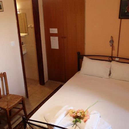 Akrotainaritis Rooms Yerolimin Exterior foto