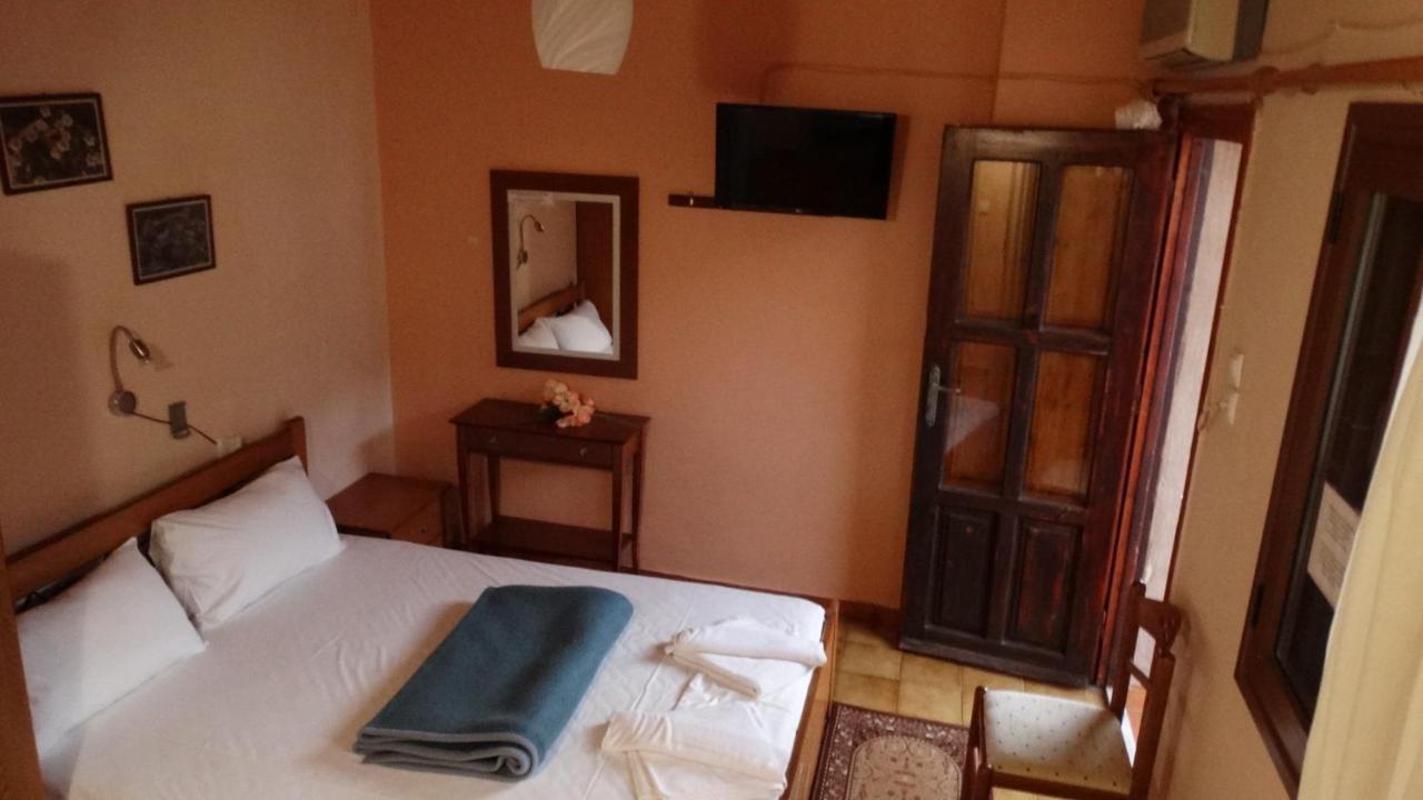 Akrotainaritis Rooms Yerolimin Exterior foto