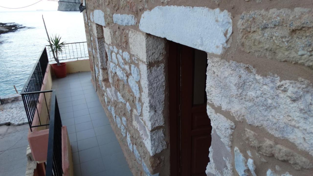 Akrotainaritis Rooms Yerolimin Exterior foto