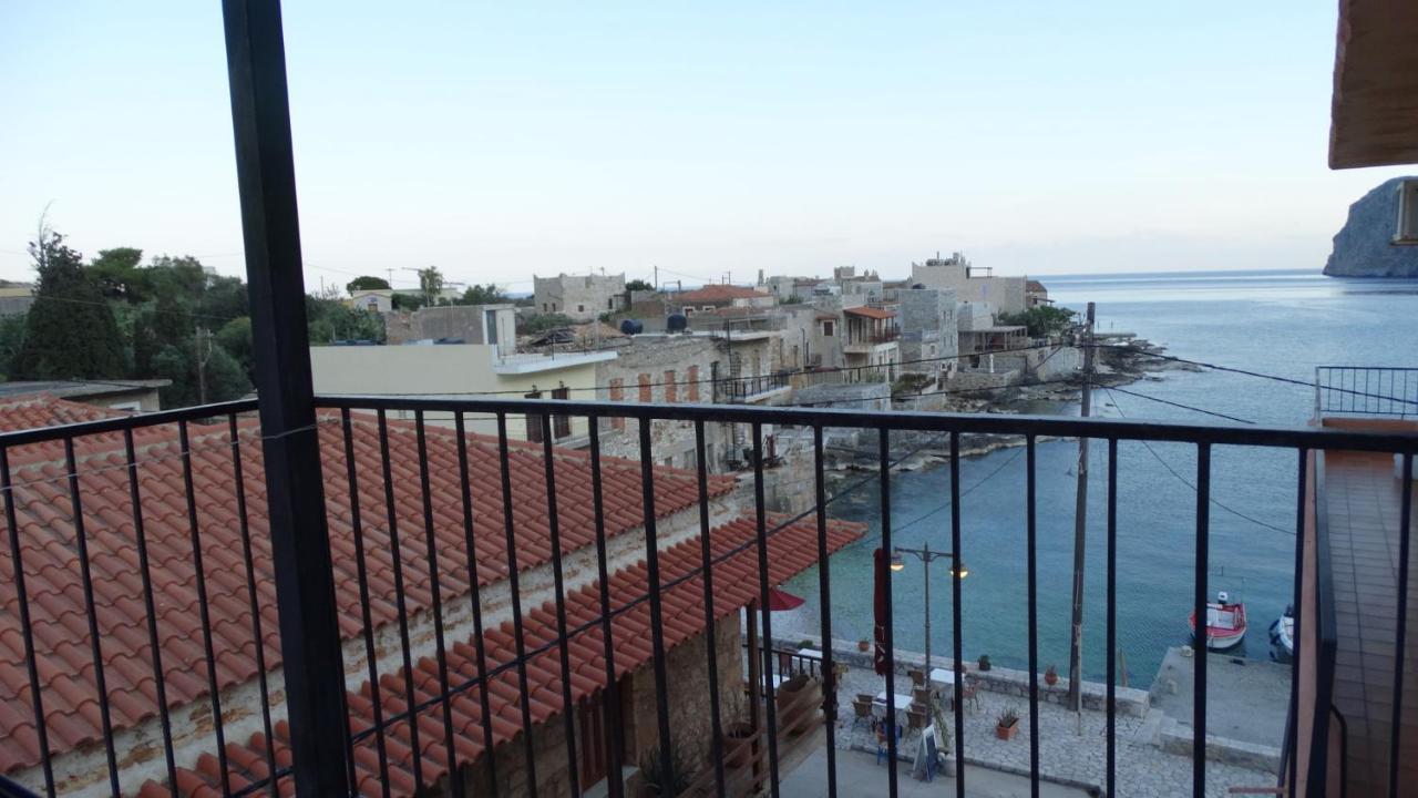 Akrotainaritis Rooms Yerolimin Exterior foto