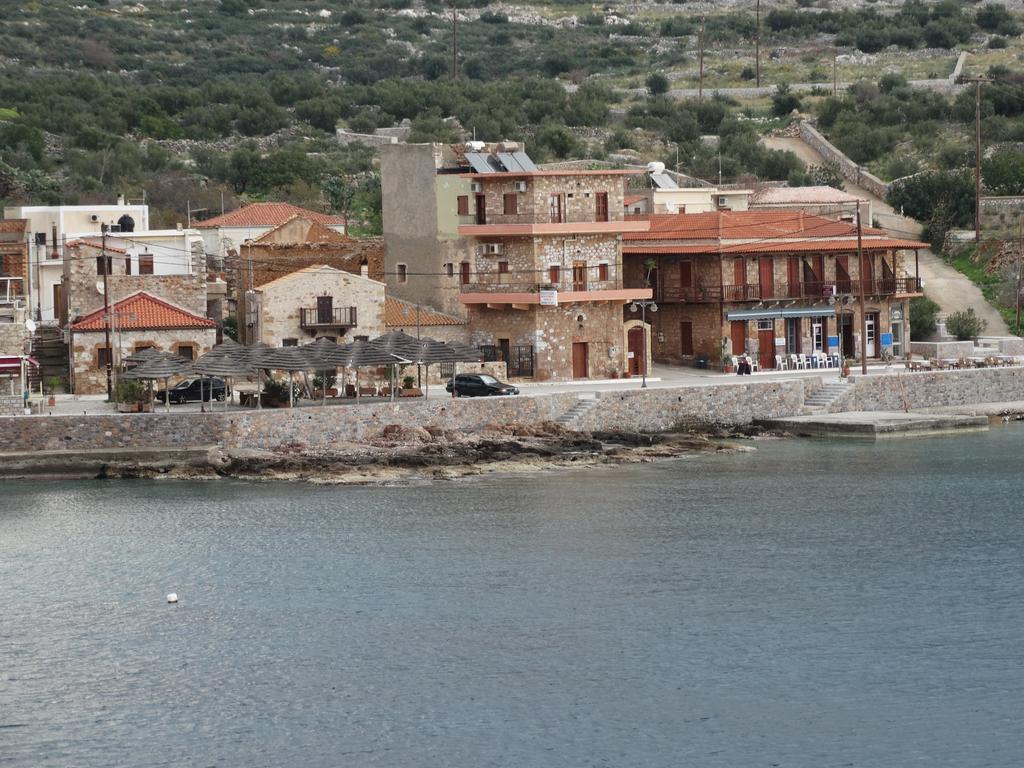 Akrotainaritis Rooms Yerolimin Exterior foto